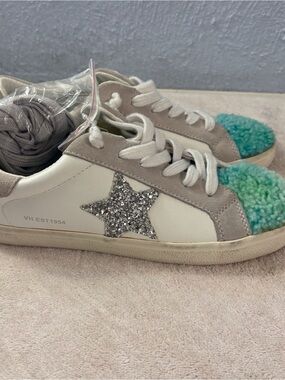 Vintage Havana Women's Sneakers with Silver Glitter Star & Teal Sherpa Toe SZ 10